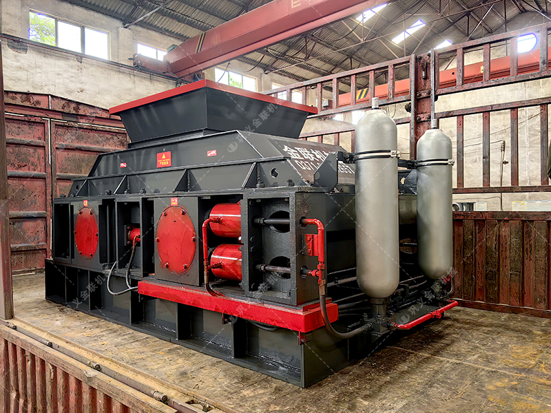 如何操作液壓對輥制砂機以達(dá)到較佳破碎效果？