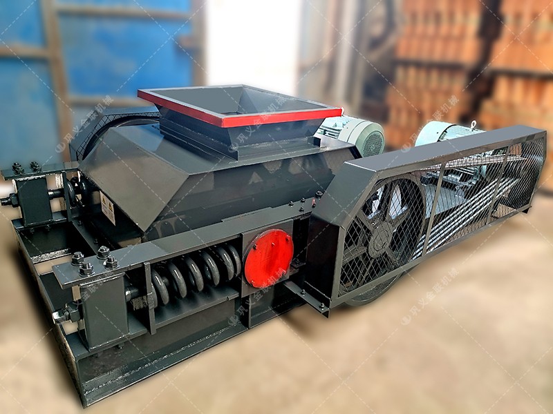 雙齒輥破碎機(jī)在破碎大塊難碎物料時,如何確保破碎效果? 雙齒輥破碎機(jī)在破碎大塊難碎物料時,如何確保破碎效果?